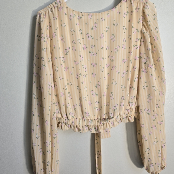 Elegant Floral Beige Blouse - Picture 2 of 3